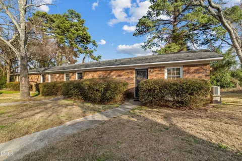 6421 Applecross Ave, Fayetteville, NC 28304