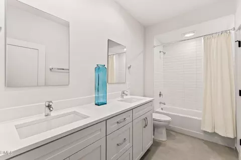 Bath - 565 Erwin Rd, Durham, NC 27707 photo 6 of 6