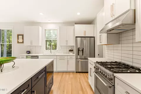 Kitchen - 565 Erwin Rd, Durham, NC 27707 photo 2 of 5