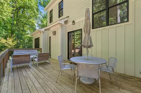 Exterior - 565 Erwin Rd, Durham, NC 27707 photo 4 of 10
