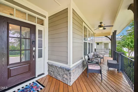 129 Pointe Park Cir, Holly Springs, NC 27540