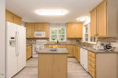 Kitchen - 6604 Willow Chase Dr, Willow Spring, NC 27592 photo 3 of 5
