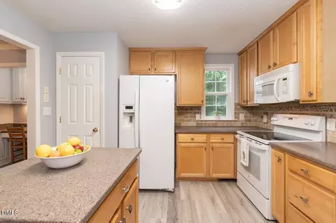 Kitchen - 6604 Willow Chase Dr, Willow Spring, NC 27592 photo 5 of 5