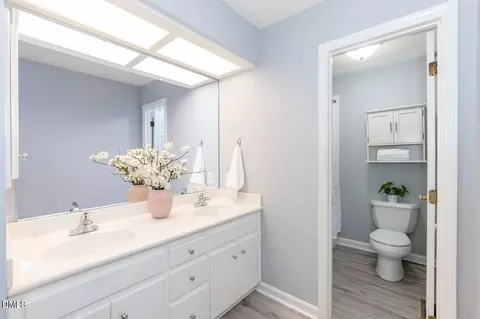 Bath - 6604 Willow Chase Dr, Willow Spring, NC 27592 photo 2 of 4