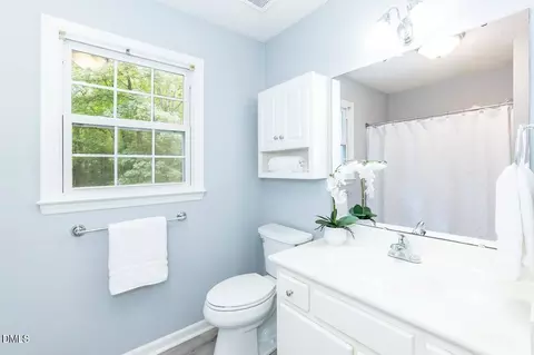 Bath - 6604 Willow Chase Dr, Willow Spring, NC 27592 photo 3 of 4