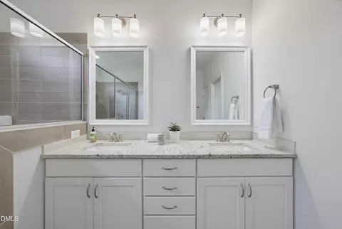 Bath - 2821 Oxford Bluff Dr, Wake Forest, NC 27587 photo 2 of 5