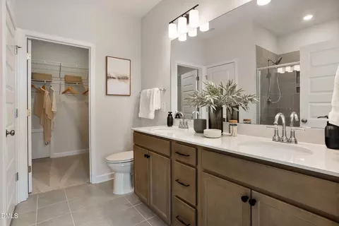 Bath - 607 Lanceleaf Ln #12, Durham, NC 27703 photo 1 of 3