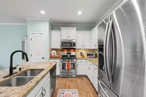 Kitchen - 1006 Tranquil Creek Way, Wake Forest, NC 27587 photo 3 of 4