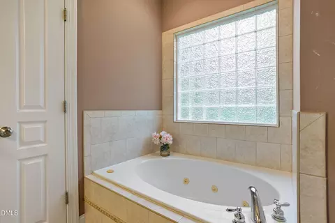 Bath - 1408 Hall Blvd, Garner, NC 27529 photo 3 of 5