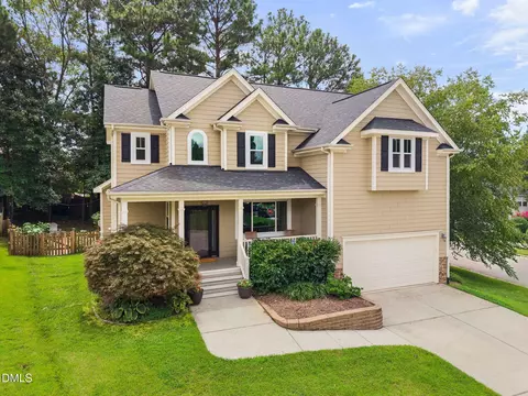 1000 Proper Ct, Apex, NC 27502 photo 2