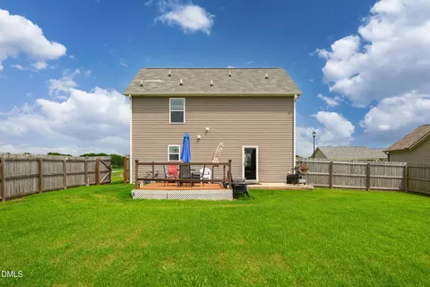 Exterior - 75 Falling Leaf Ln, Benson, NC 27504 photo 6 of 7
