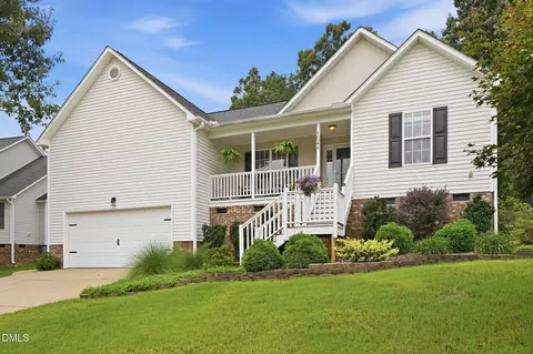 1044 S Willhaven Dr, Fuquay Varina, NC 27526