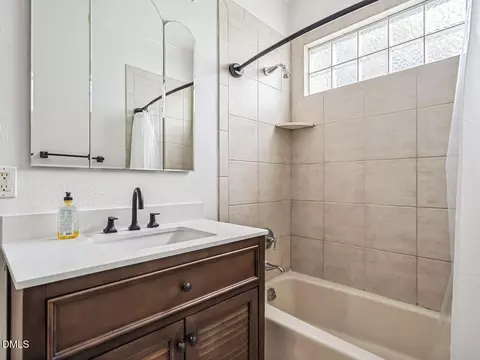 Bath - 5533 Rolling Field Dr, Garner, NC 27529 photo 3 of 6