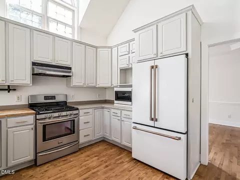 Kitchen - 5533 Rolling Field Dr, Garner, NC 27529 photo 3 of 5