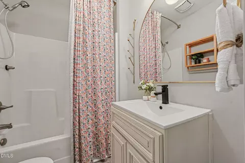 Bath - 120 Davidson Ave, Durham, NC 27704 photo 2 of 2