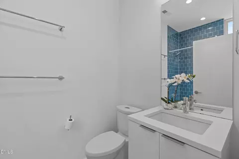 Bath - 808 Glendale Ave, Durham, NC 27701 photo 3 of 5