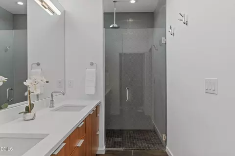 Bath - 808 Glendale Ave, Durham, NC 27701 photo 5 of 5