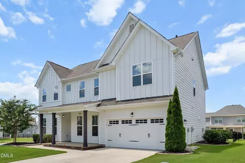 320 Long Lake Dr, Fuquay Varina, NC 27526