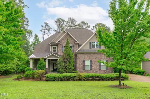 5005 Boylston Dr, Fuquay Varina, NC 27526