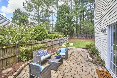 Exterior - 628 Ashford Ln, Durham, NC 27713 photo 5 of 9