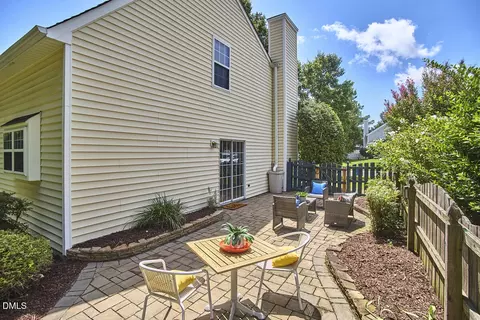 Exterior - 628 Ashford Ln, Durham, NC 27713 photo 6 of 9