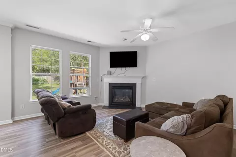 2129 Maizefield Ln, Fuquay Varina, NC 27526