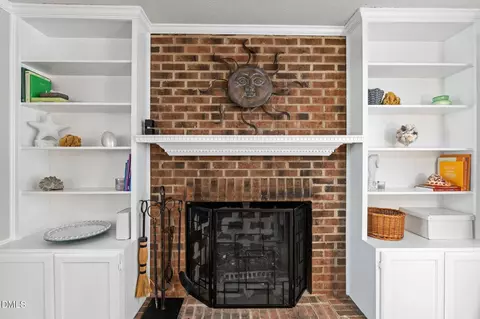109 Burkwood Ln, Raleigh, NC 27609