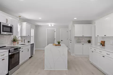 988 Nc 87 N, Pittsboro, NC 27312