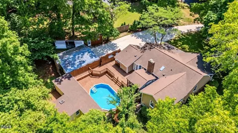 906 Andersonwood Dr, Fuquay Varina, NC 27526