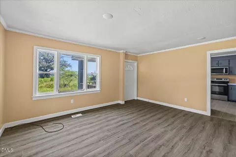 Living - 1330 E Hanrahan Rd, Ayden, NC 28513 photo 3 of 6
