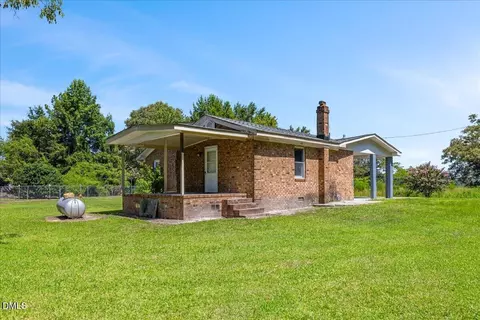 Exterior - 1330 E Hanrahan Rd, Ayden, NC 28513 photo 4 of 11