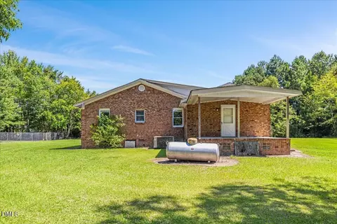 Exterior - 1330 E Hanrahan Rd, Ayden, NC 28513 photo 5 of 11