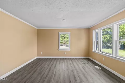 Living - 1330 E Hanrahan Rd, Ayden, NC 28513 photo 2 of 6