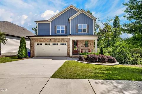 2812 Meadow Bluffs Way, Fuquay Varina, NC 27526