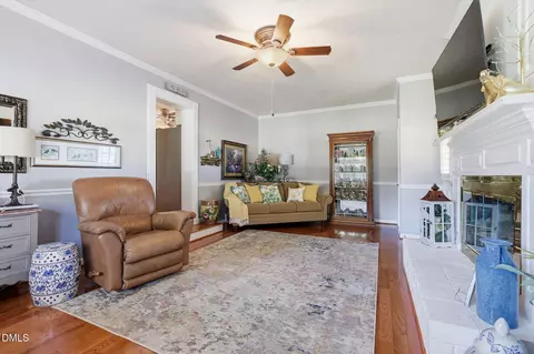 Living - 913 W Core Rd, Dunn, NC 28334 photo 1 of 2