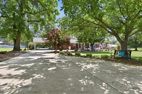 Exterior - 913 W Core Rd, Dunn, NC 28334 photo 5 of 11