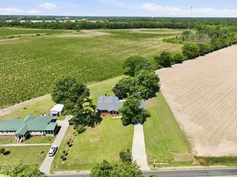 View/Area - 913 W Core Rd, Dunn, NC 28334 photo 2 of 5
