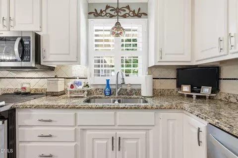 Kitchen - 913 W Core Rd, Dunn, NC 28334 photo 6 of 6
