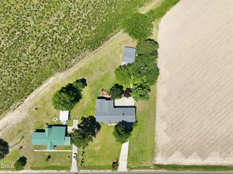 View/Area - 913 W Core Rd, Dunn, NC 28334 photo 3 of 5
