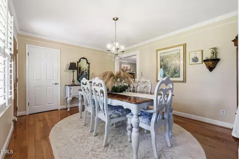 Dining - 913 W Core Rd, Dunn, NC 28334 photo 2 of 3