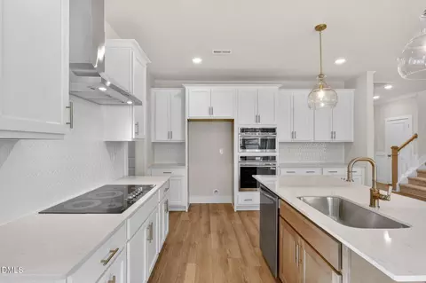 Kitchen - 48 Knotts Loop, Lillington, NC 27546 photo 6 of 9
