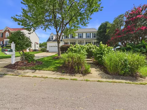 113 Meadow Fox Rd, Holly Springs, NC 27540