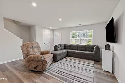 Living - 1007 Bent Willow Dr, Durham, NC 27704 photo 1 of 1