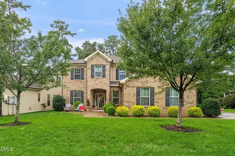 51 E Calvert Ct, Clayton, NC 27527