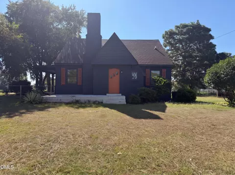 306 Fayetteville St, Newton Grove, NC 28366