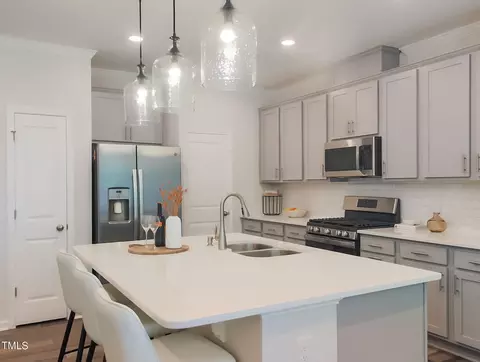 Kitchen - 208 Deercroft Dr, Apex, NC 27539 photo 2 of 2