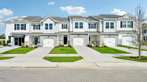 7425 Bourbon Briar Dr, Raleigh, NC 27604