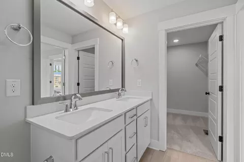 Bath - 501 Plumleaf Ln, Durham, NC 27703 photo 4 of 5