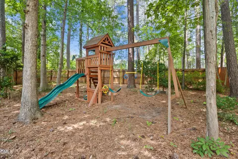 Exterior - 2614 Oleander Dr, Durham, NC 27703 photo 10 of 12