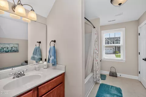 Bath - 62 Meredith Ct, Garner, NC 27529 photo 5 of 6